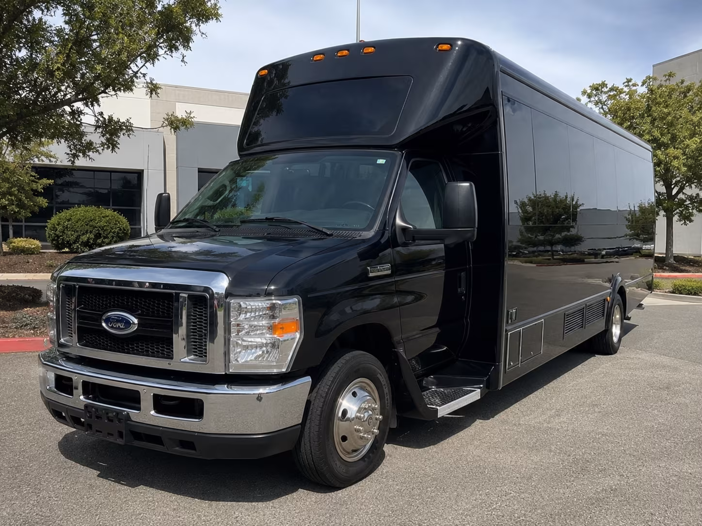 how bus type and group size affect bus rental rates in west jordan
